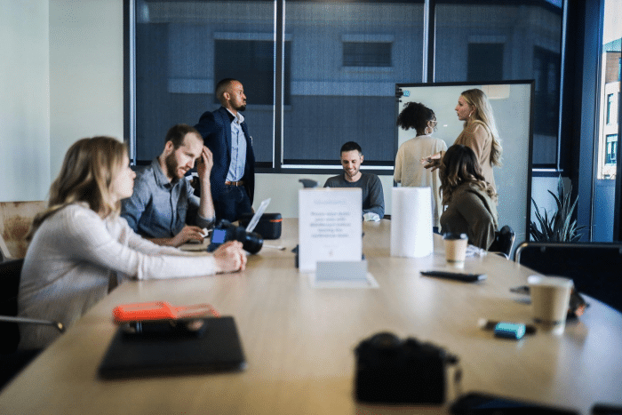 améliorer la satisfaction client grâce à l'analyse PESTEL